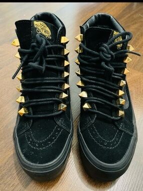 NWOT Vans Unisex Black Suede High Platform Gold Stud Size 5.0 W 3.5M
